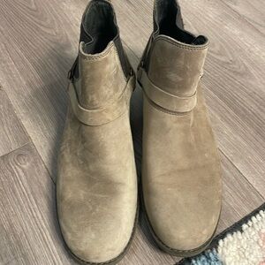 TEVA taupe ankle boots